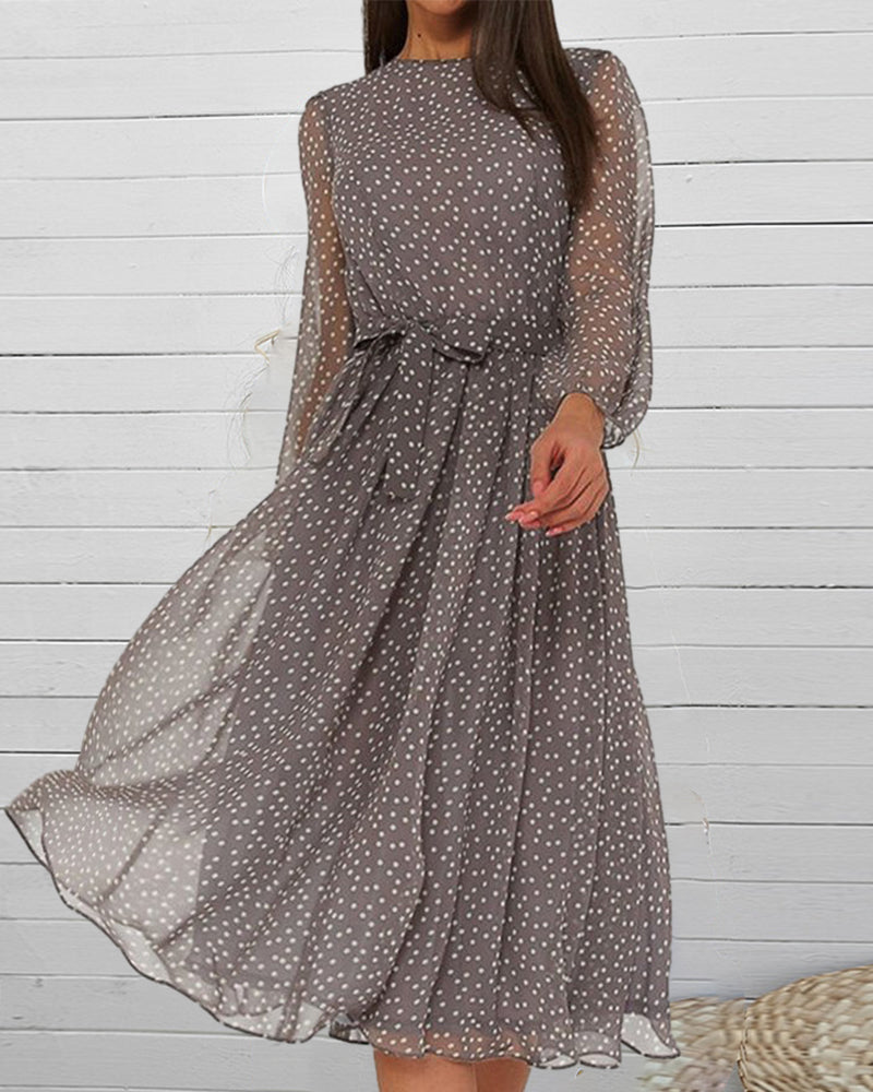 Elegancka sukienka w kropki z długim rękawem - luźny krój na co dzień 1
