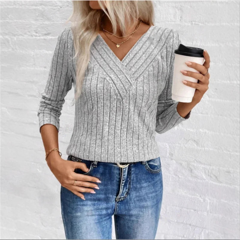Elegancki sweter damski w zapadnięte paski dopasowany krój na co dzień 3