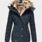 Marlene | Damen Gefütterte Winterjacke mit Kunstfell-Kapuze und Taille 4