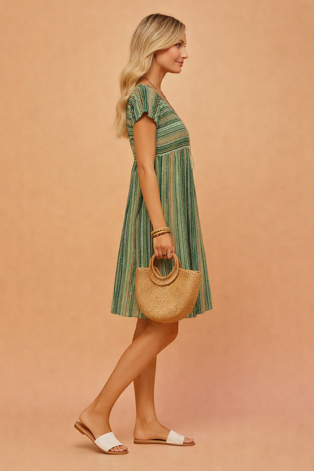 Josie | Elegancka i zwiewna mini sukienka w paski w stylu boho